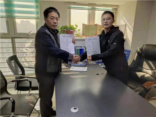 郑州赛诺建材有限公司与赤峰张总签订协议,达成战略合作 郑州赛诺建材有限公司与赤峰张总签订协议,达成战略合作